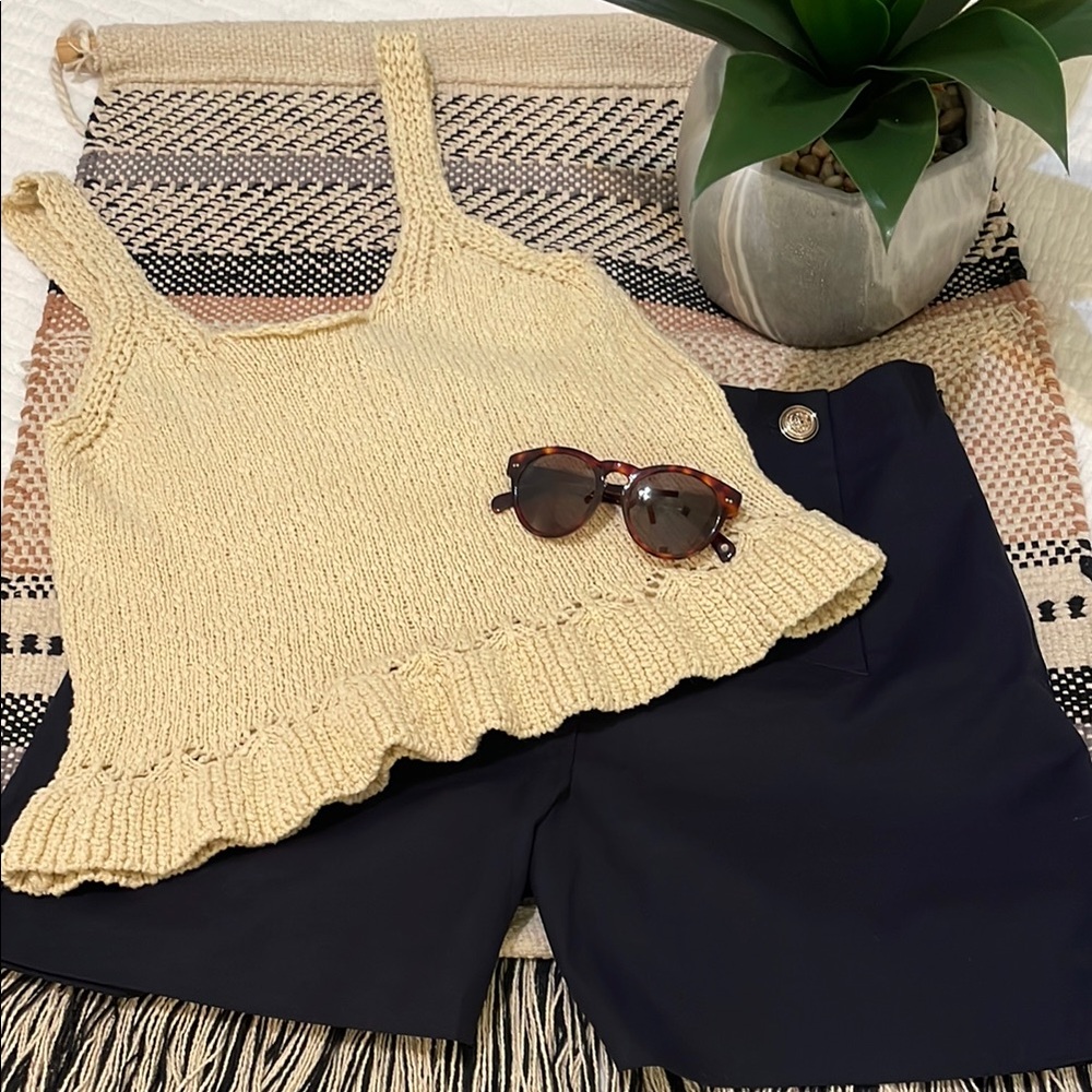 💛Creamy Sweater Tank 💛 Size Small